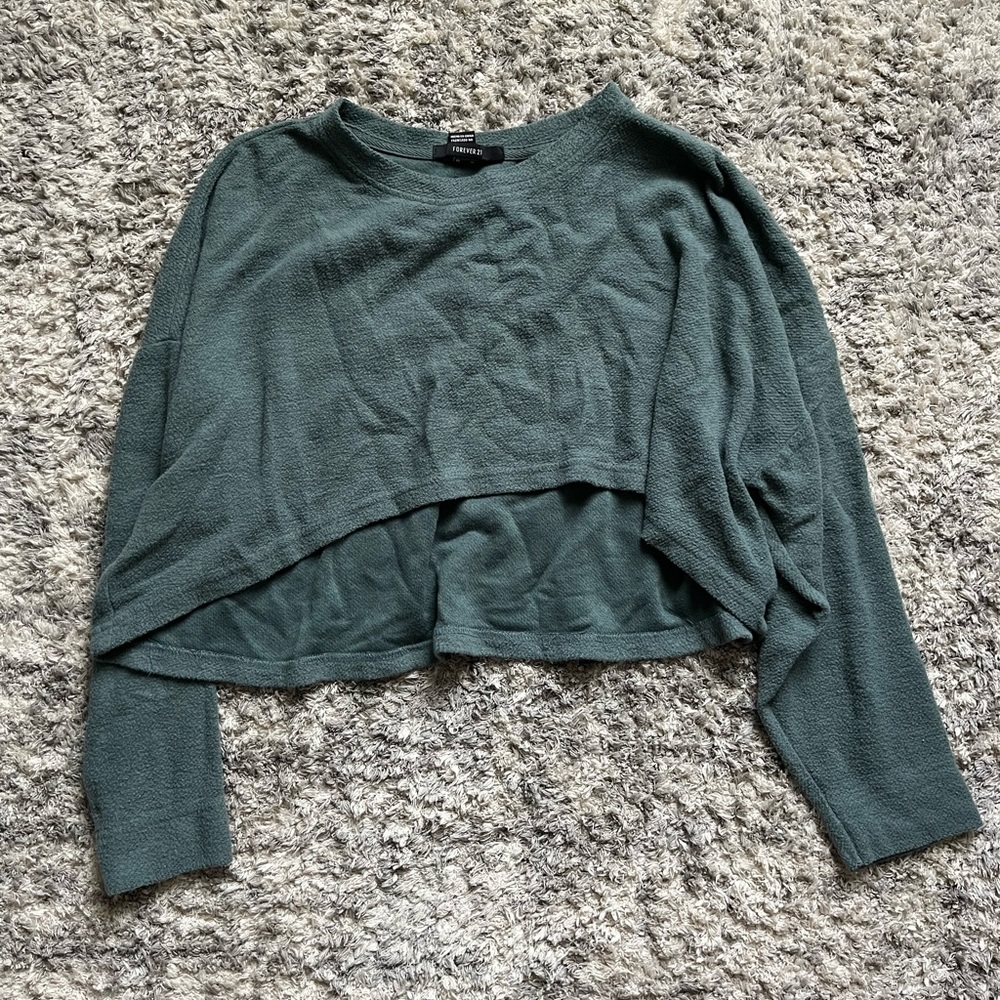 Long-sleeve crop top
